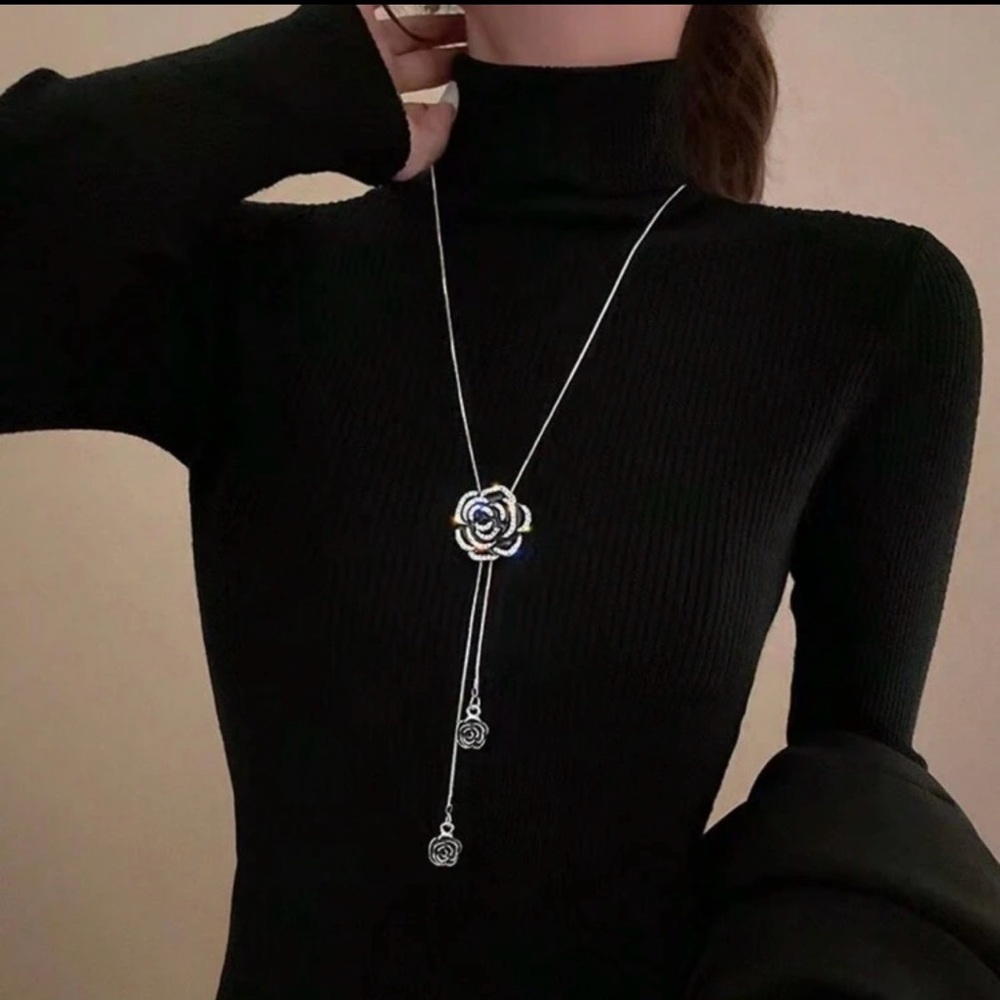 Elegant Silver & Black Camellia Adjustable Necklace Popular Celebrity Vintage